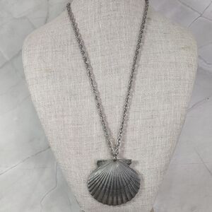 Vintage International Pewter Shell Necklace
